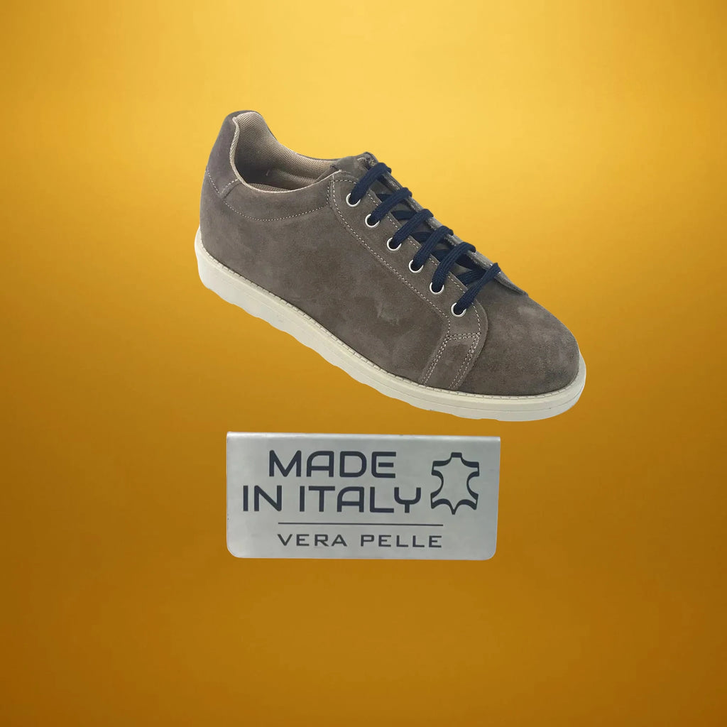 Обувки от естествен велур