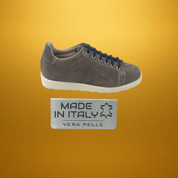 Обувки от естествен велур