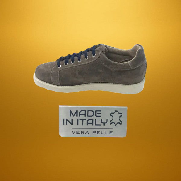 Обувки от естествен велур