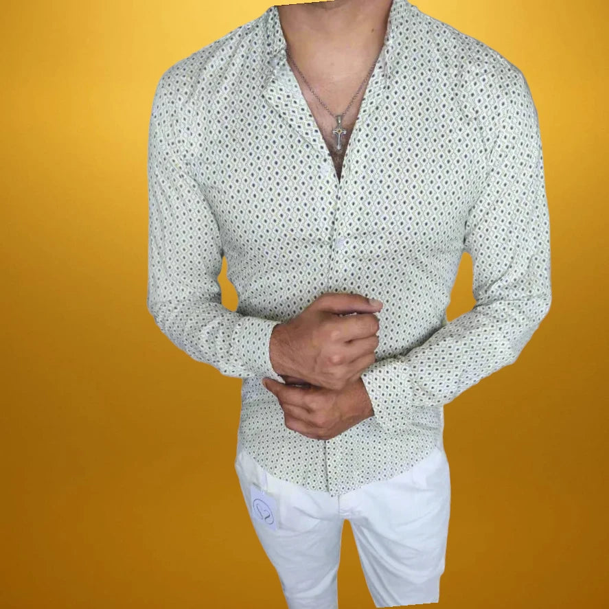 Вталена риза на точки